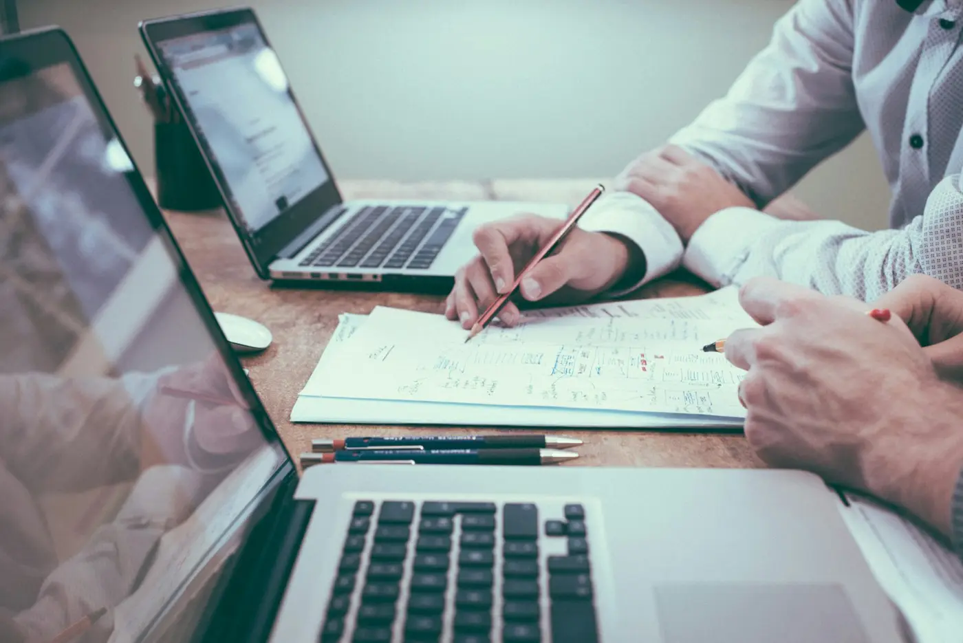 Análisis financiero en papel y computador